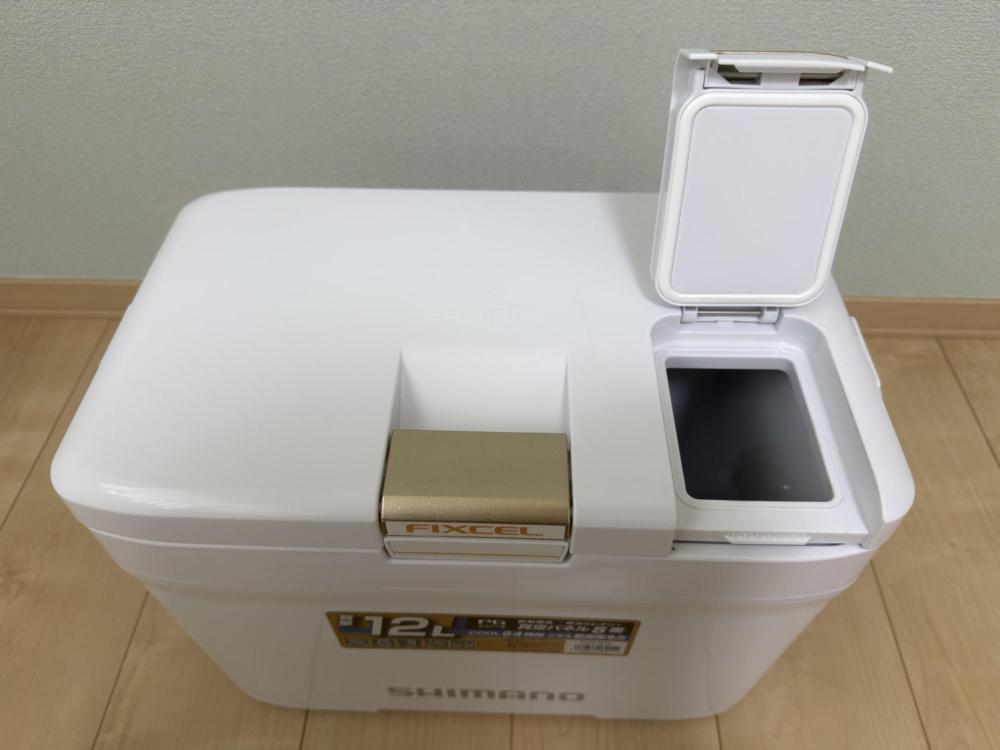 フィクセル PG 12Lの小物用投入口
