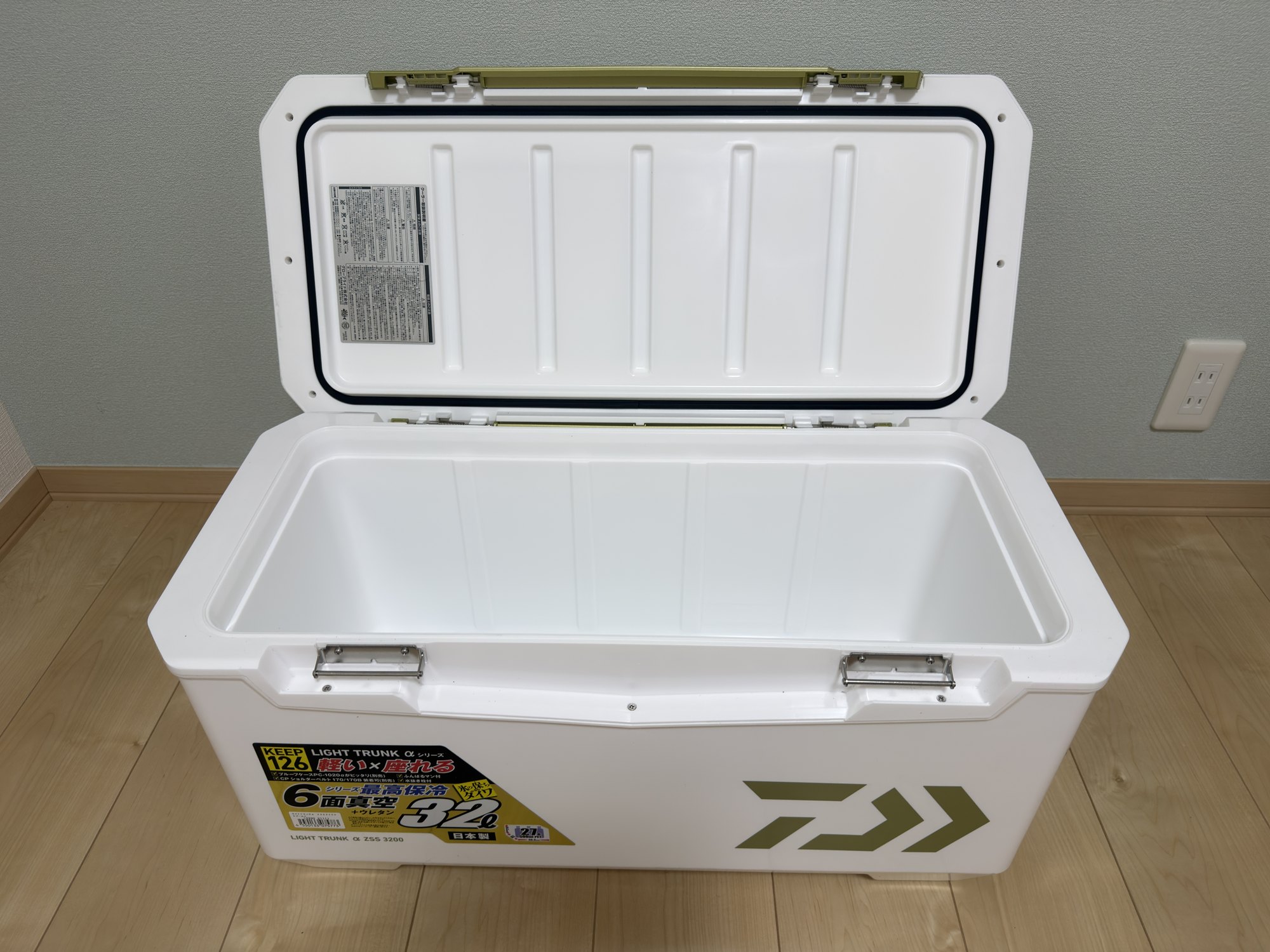 ライトトランクα ZSS3200の内部