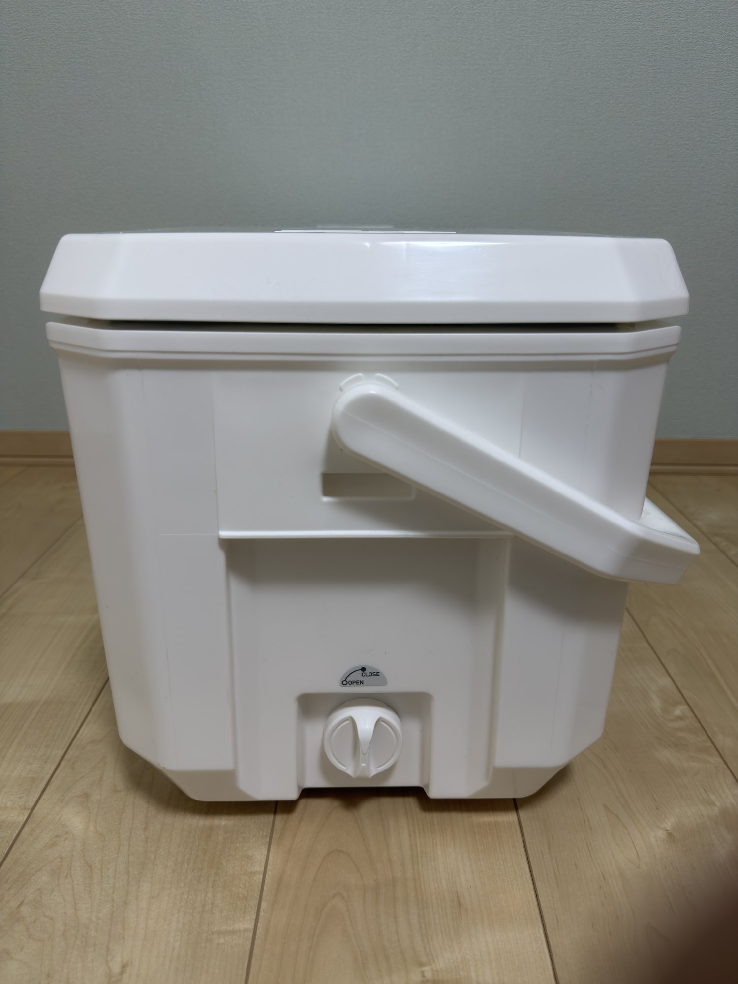 ライトトランクα ZSS3200のフタや持ち手などの細部